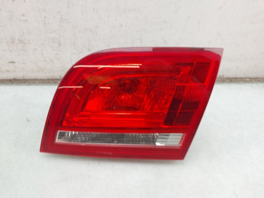 FEU ARRIÈRE DROIT Audi A3 Sportback (8PA) (01-2004/03-2013), Auto-Union-Straße  1,
85057  Ingolstadt, DE, Info@audi.de, Audi, Utilisé