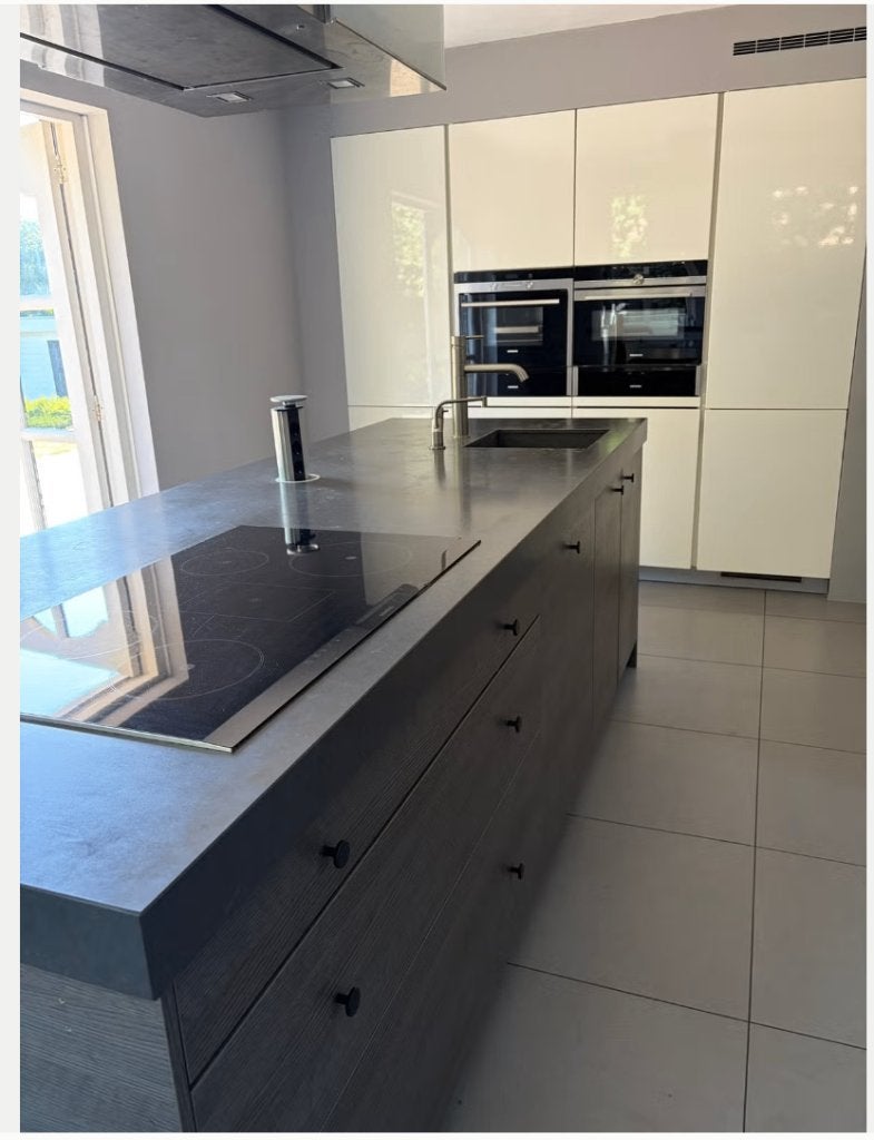 complete keuken met eiland, Gebruikt, Wit, Met kookeiland, Enkelwandige keuken
