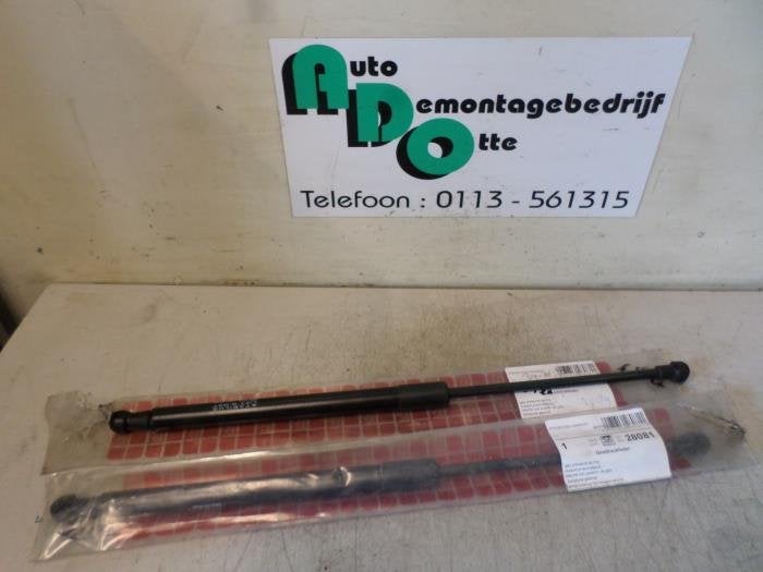 Kit amortisseur gaz hayon d'un Toyota Yaris (Yaris 2 06-), -, 3 mois de garantie, Toyota, Utilisé