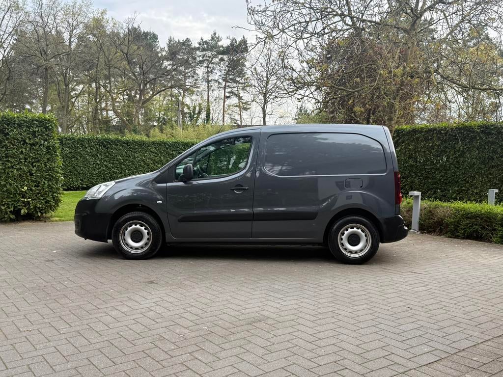 Peugeot Partner Light Cargo — 01/10/2017 — 121 413 km—Euro 6, Argent ou Gris, Achat, Entreprise, Boîte manuelle