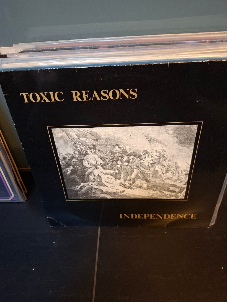 lp - toxic reasons - independence - vak 4, LP, Gebruikt, Ophalen of Verzenden, 12 inch