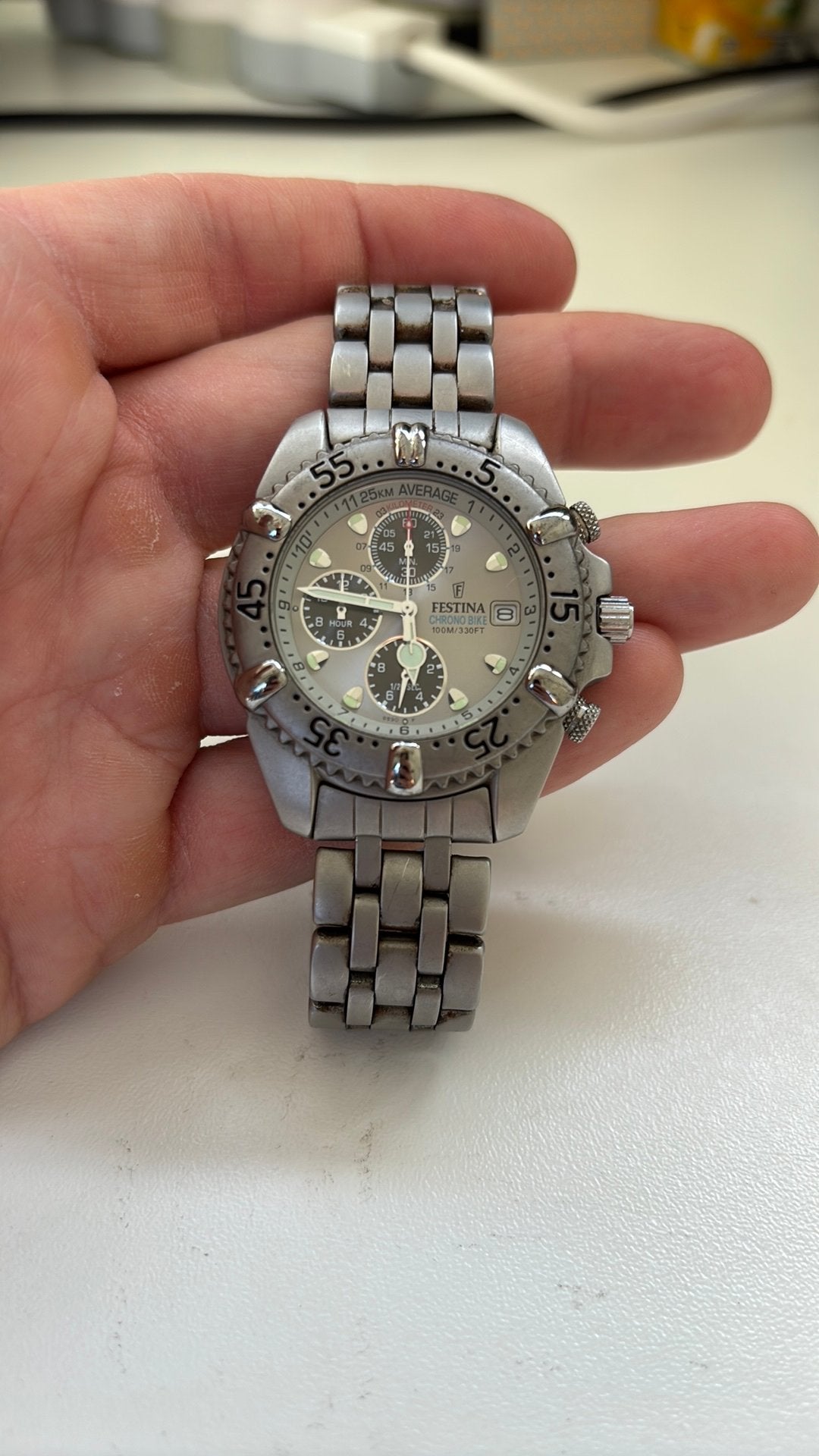 Festina Chrono Bike – Chronographe homme – 100M – Acier, Handtassen en Accessoires, Horloges | Heren, Overige merken, Staal, Gebruikt