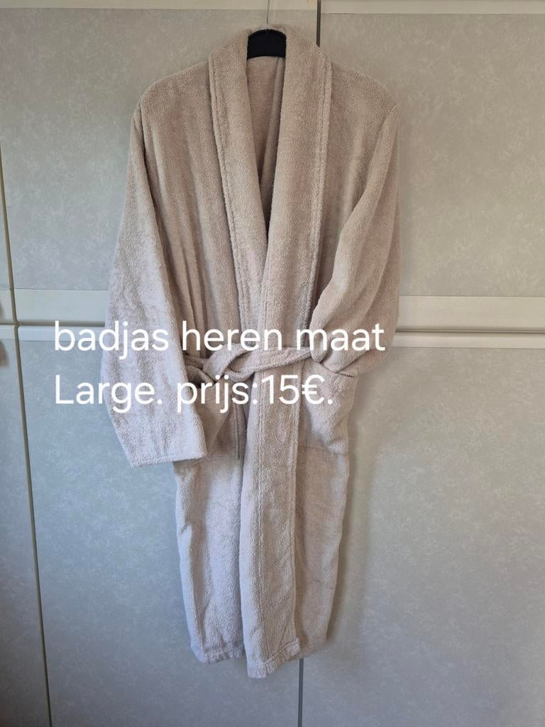 Badjas voor heren. Kleur beige. Maat large. Prijs:15€, Ophalen