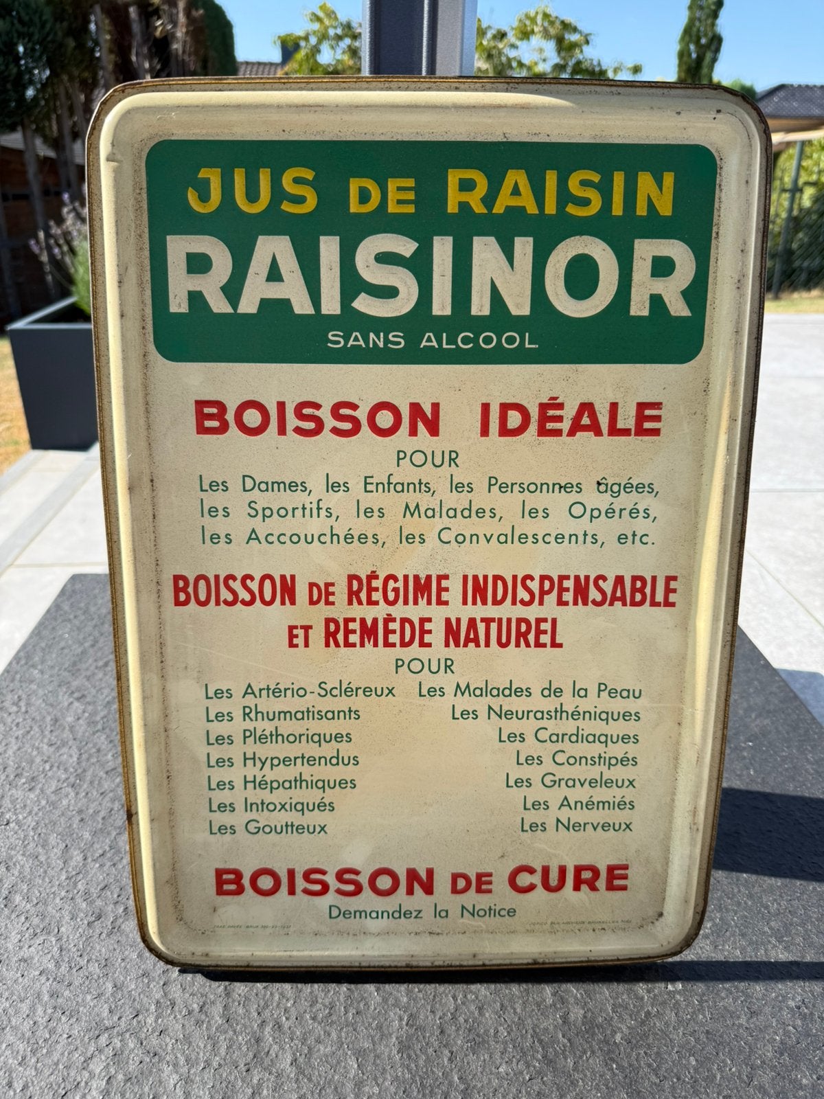 Plaque publicitaire tôle jus de raisin raisinor sans alcool, Collections, Enlèvement ou Envoi, Utilisé, Panneau publicitaire