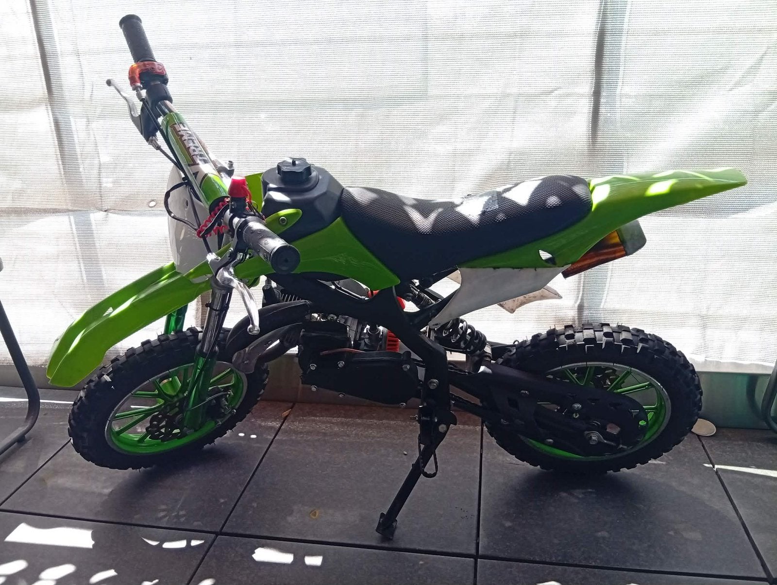 Kinder crosser 49cc 2t start niet klein broblem kost maar 14, Enlèvement, Comme neuf