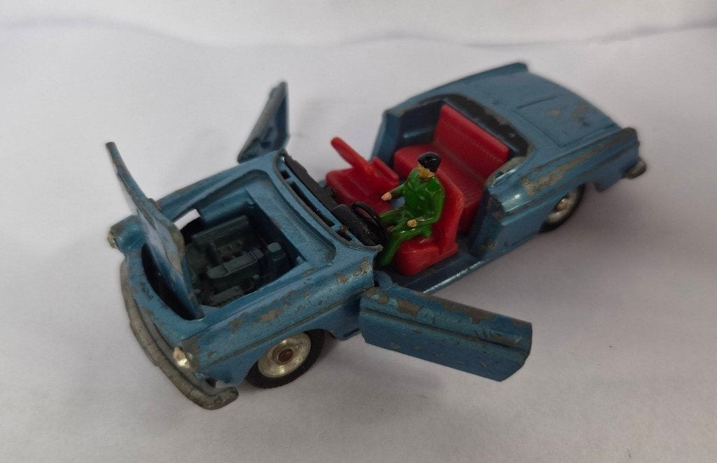 Peugeot 404 Pininfarina Dinky Toys., Enlèvement ou Envoi, Utilisé, Voitures
