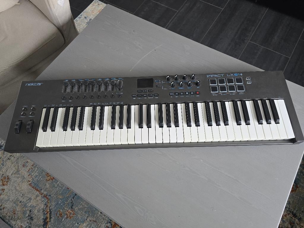 Nektar Impact LX61+/ M-Audio SP-2 Pédale de sustain, Musique & Instruments, Claviers, Enlèvement ou Envoi, Comme neuf, Sensitif