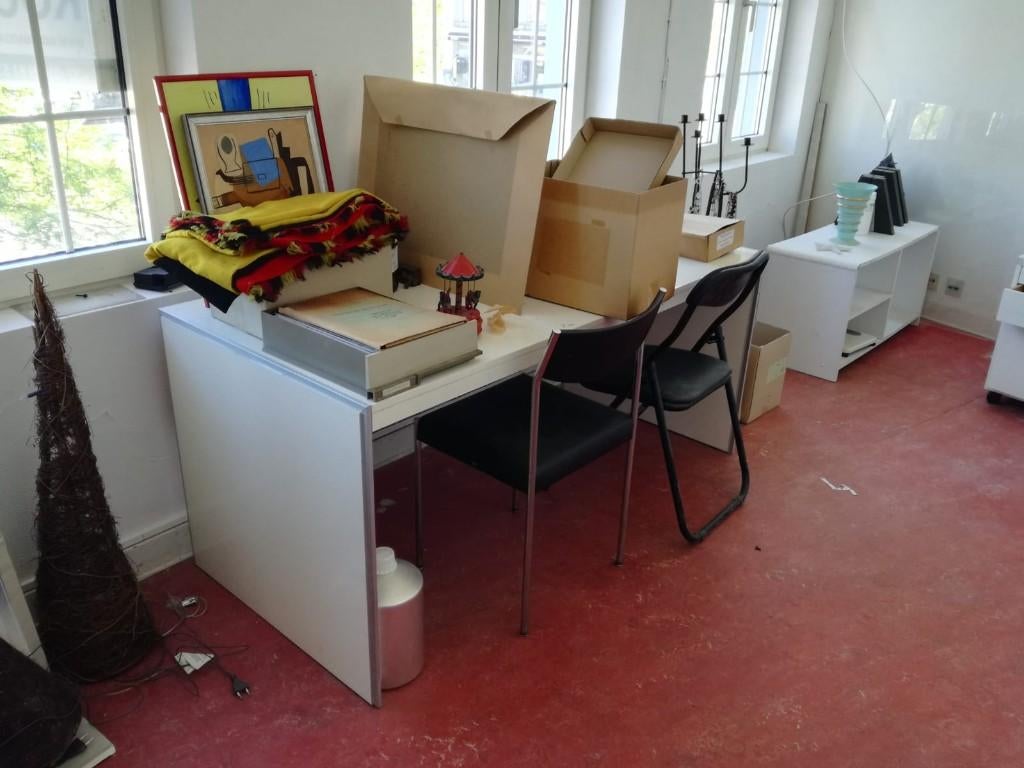 bureautafel, Enlèvement
