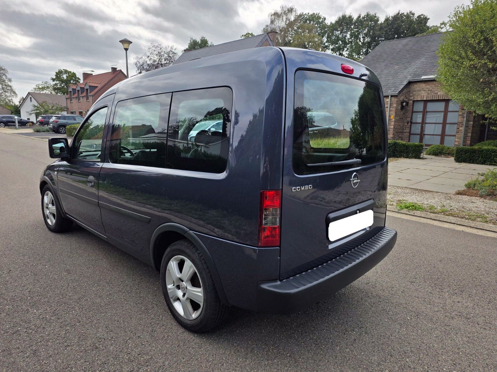 Opel Combo 1.4 Essence / 75000km / Airco /Prêt à immatriculé, Autos, Achat, Boîte manuelle, Entretenue par le concessionnaire