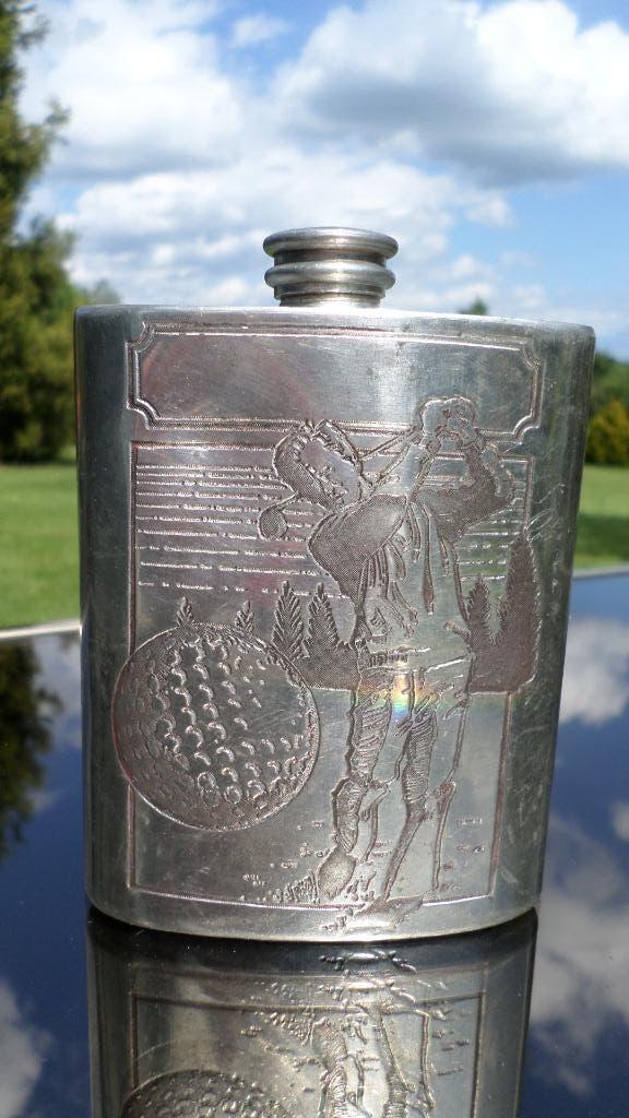 Flasque rétro anglaise avec gravure de golf, Antiquités & Art, Enlèvement ou Envoi