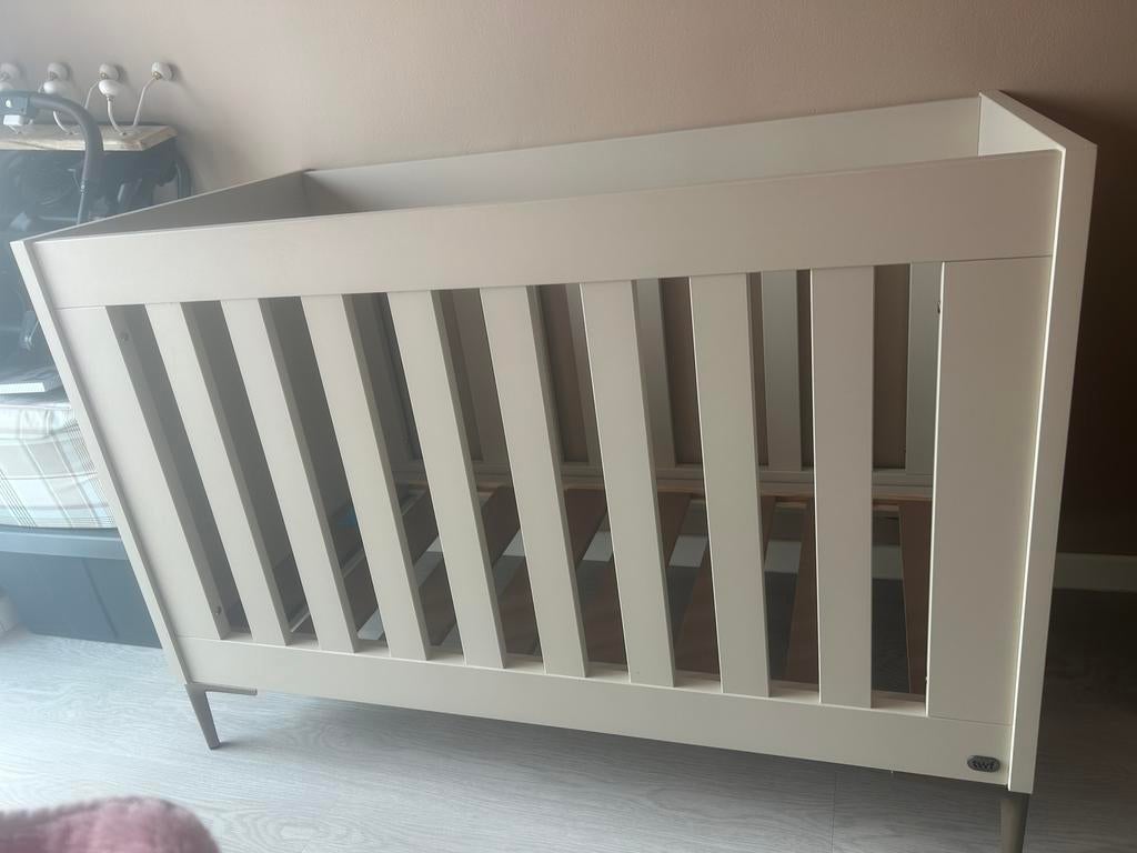 Lit pour bebe 60x120 neuf. Facture du lit encore disponible, Enlèvement, Comme neuf, Fille