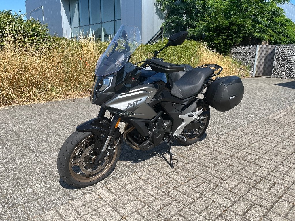 CFMOTO 700MT // SLECHTS 121KM, ALS NIEUW!, Motos, Motoren | CFMOTO, Permis Moto A, Tourisme, Entreprise, Occasion