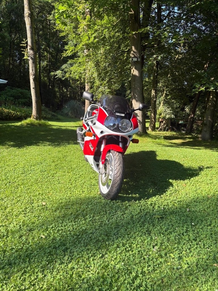 Suzuki GSX R 750, Motos, Motos | Suzuki, Occasion, Permis Moto A1 minimum, Manuelle, Sport