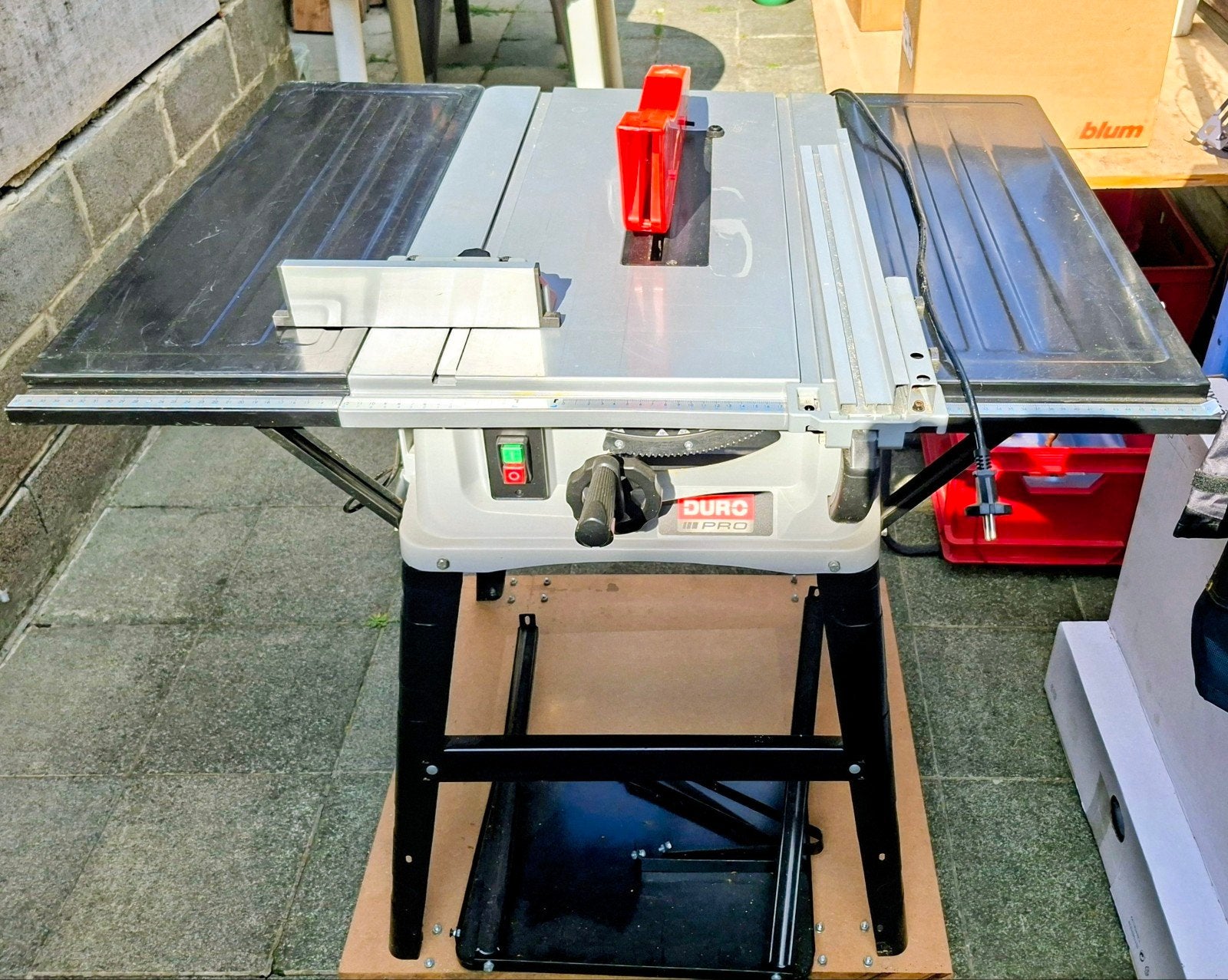Scie à table Duro Pro avec accessoires sur chariot, Enlèvement, Comme neuf, 1200 watts ou plus, Scie circulaire