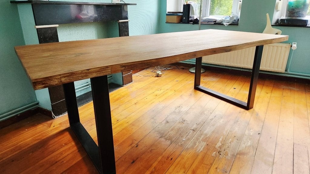 table bois bords irréguliers pieds métalliques, Enlèvement, Comme neuf