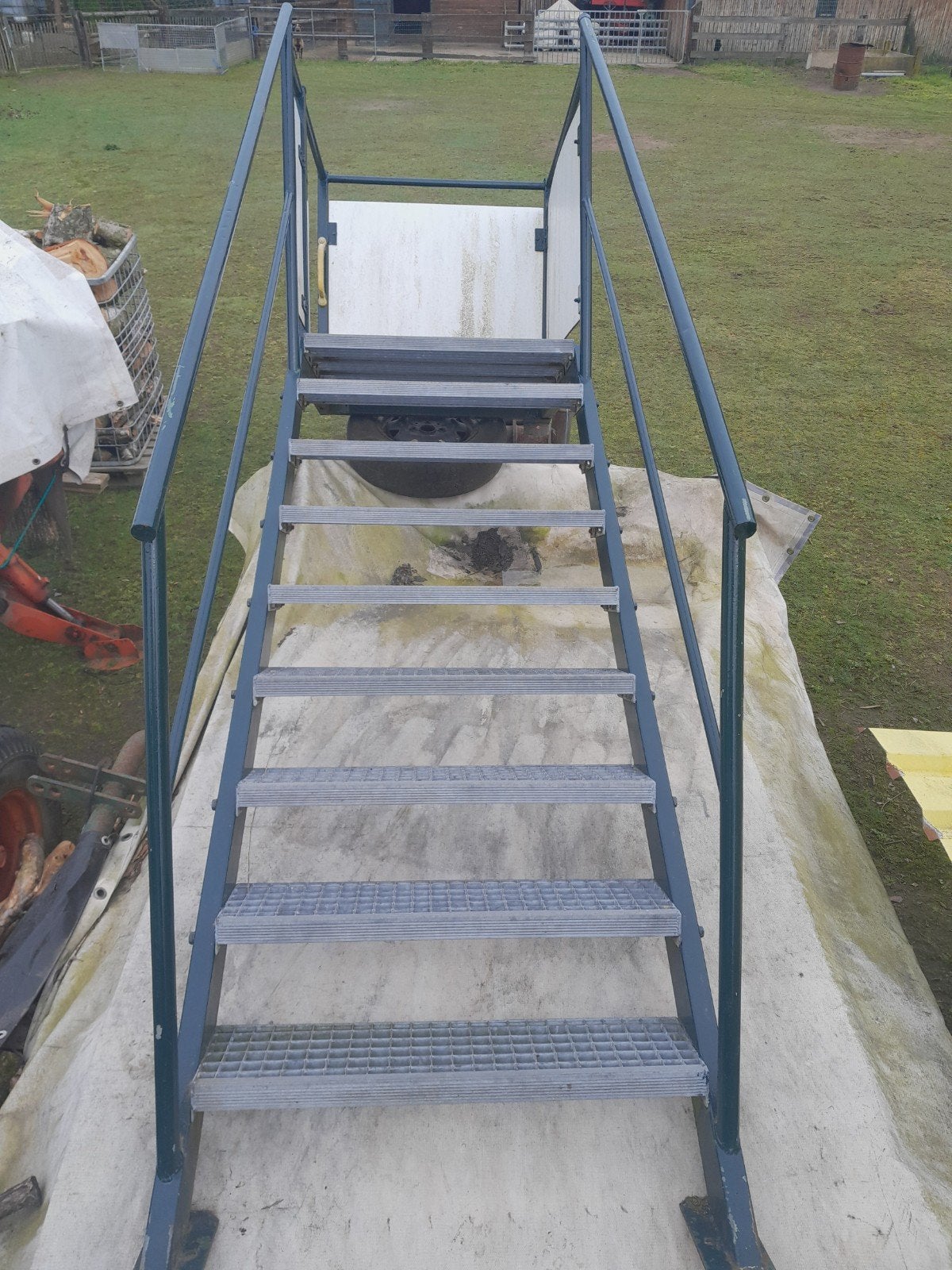 Metalen trap/ industriële trap  !!! GERESERVEERD !!!, Doe-het-zelf en Bouw, Ladders en Trappen, Ophalen, Trap