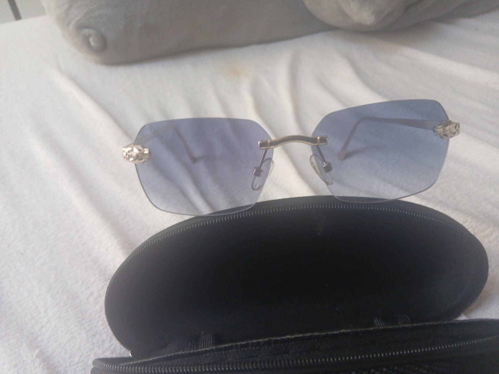 Cartier-lunette, Blauw