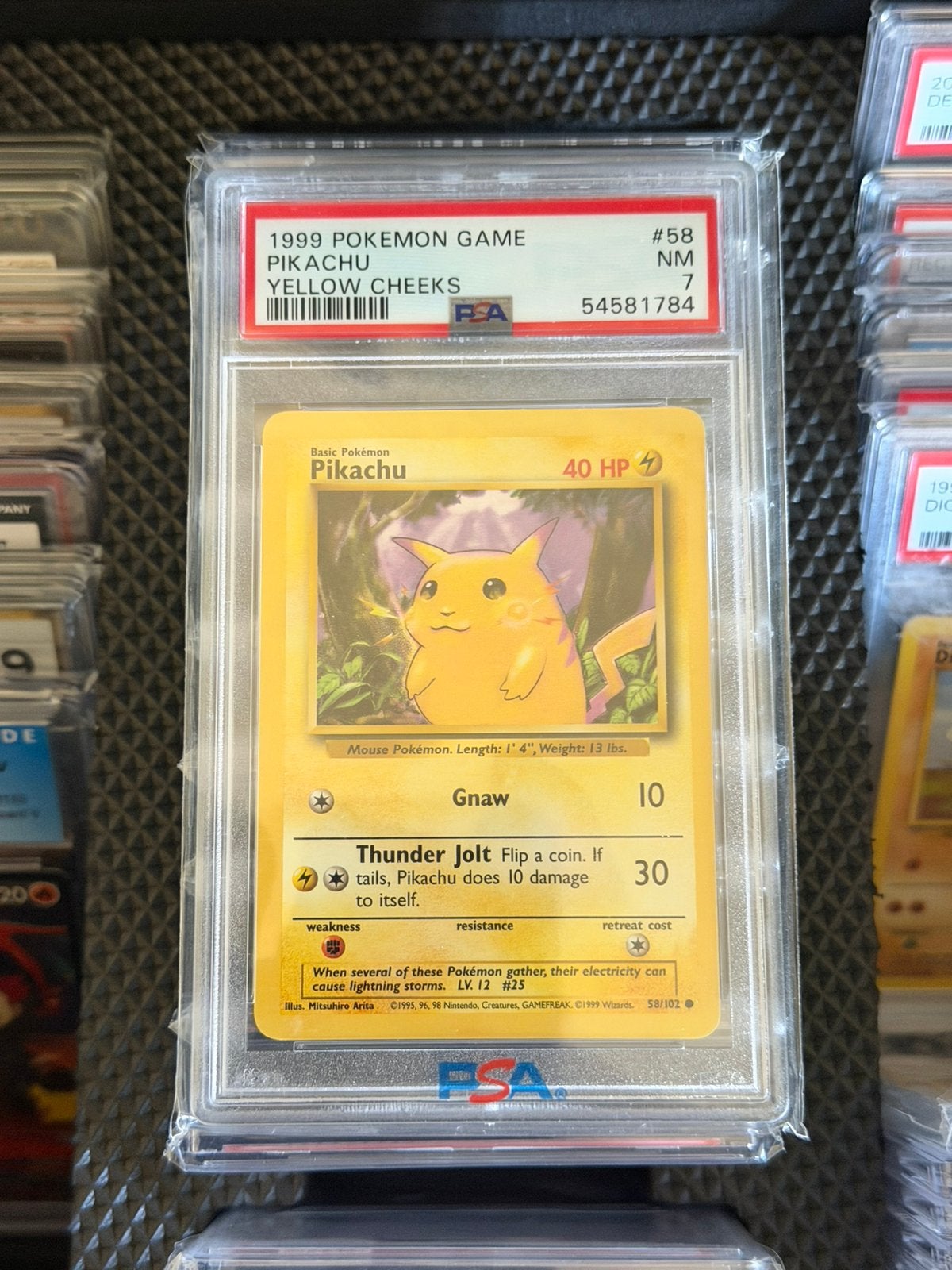 de base PSA 7 Pikachu Yellow Cheeks 58/102 1999 Graded VTG, Enlèvement ou Envoi, Comme neuf, Cartes en vrac