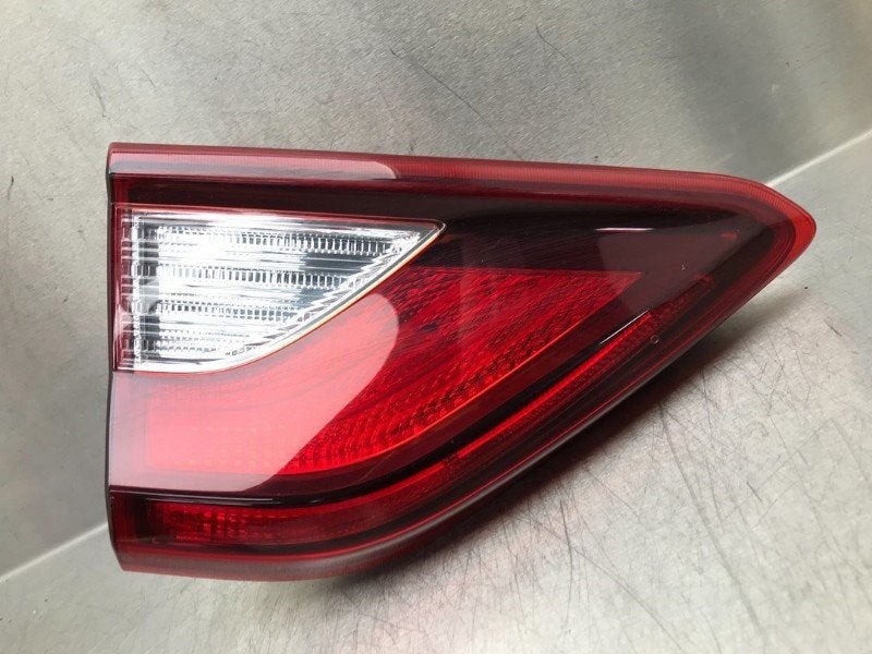 FEU ARRIÈRE GAUCHE Kia Stonic (YB) (|92403H8400|), Autos : Pièces & Accessoires, Kia, Info@kia.de, Utilisé, Theodor-Heuss-Allee 11
60486  Frankfurt am Main, DE