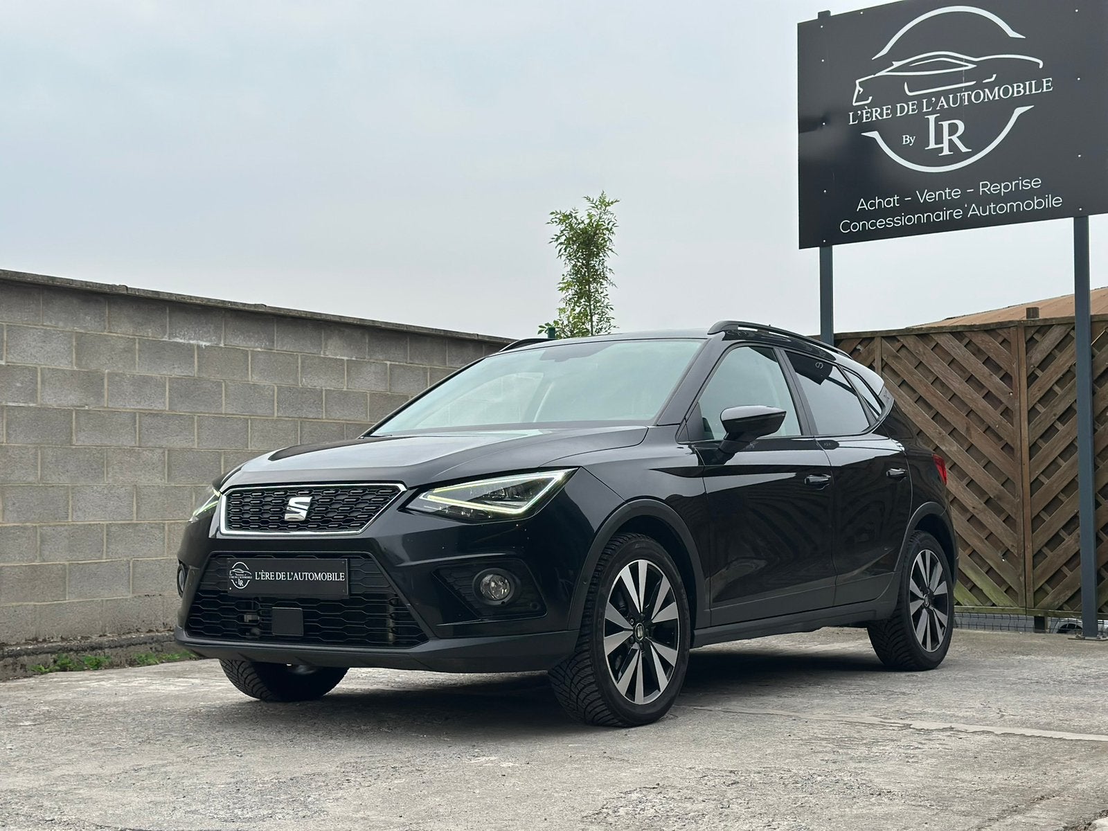 SEAT ARONA * BOITE AUTO * PRET A IMMAT 2020 - 95.000 KM, Auto's, Seat, Stof, Zwart, Bedrijf, 5 zetels