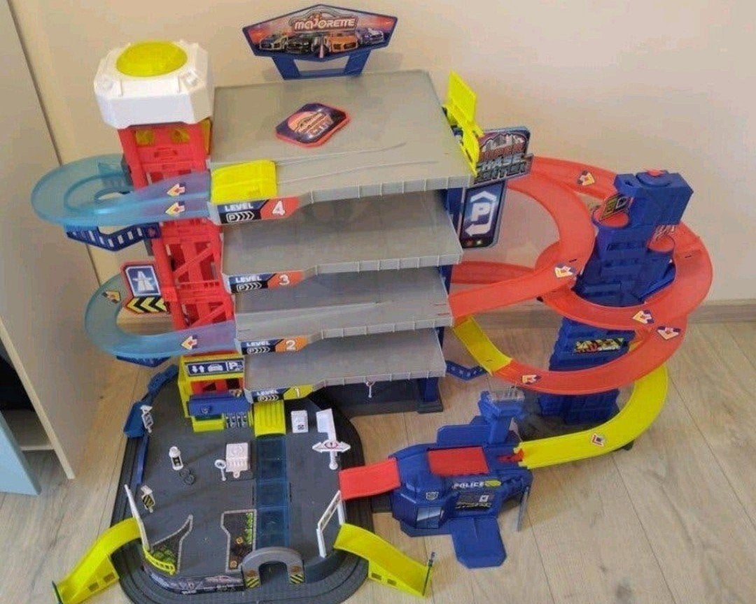garage auto station met toebehoren, Kinderen en Baby's, Ophalen, Zo goed als nieuw, Auto