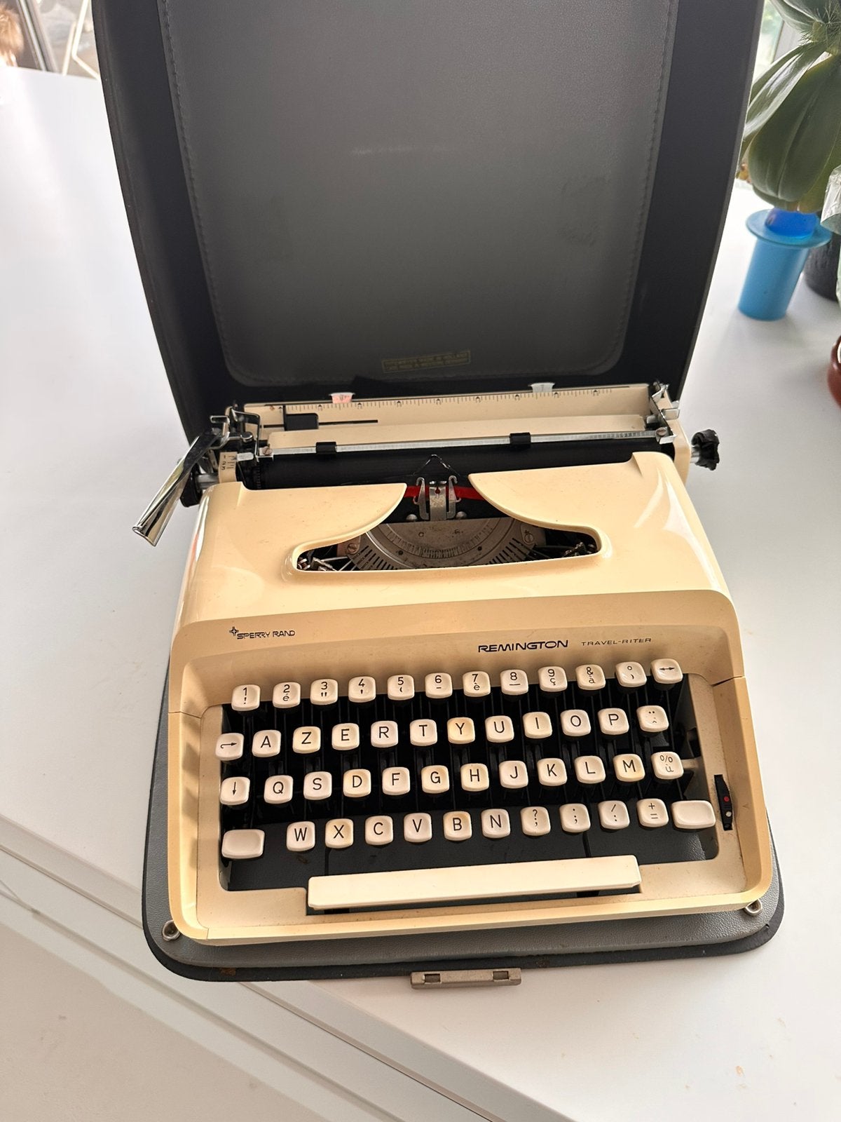 Remington avec boîte de rangement, Divers, Machines à écrire, Enlèvement, Utilisé