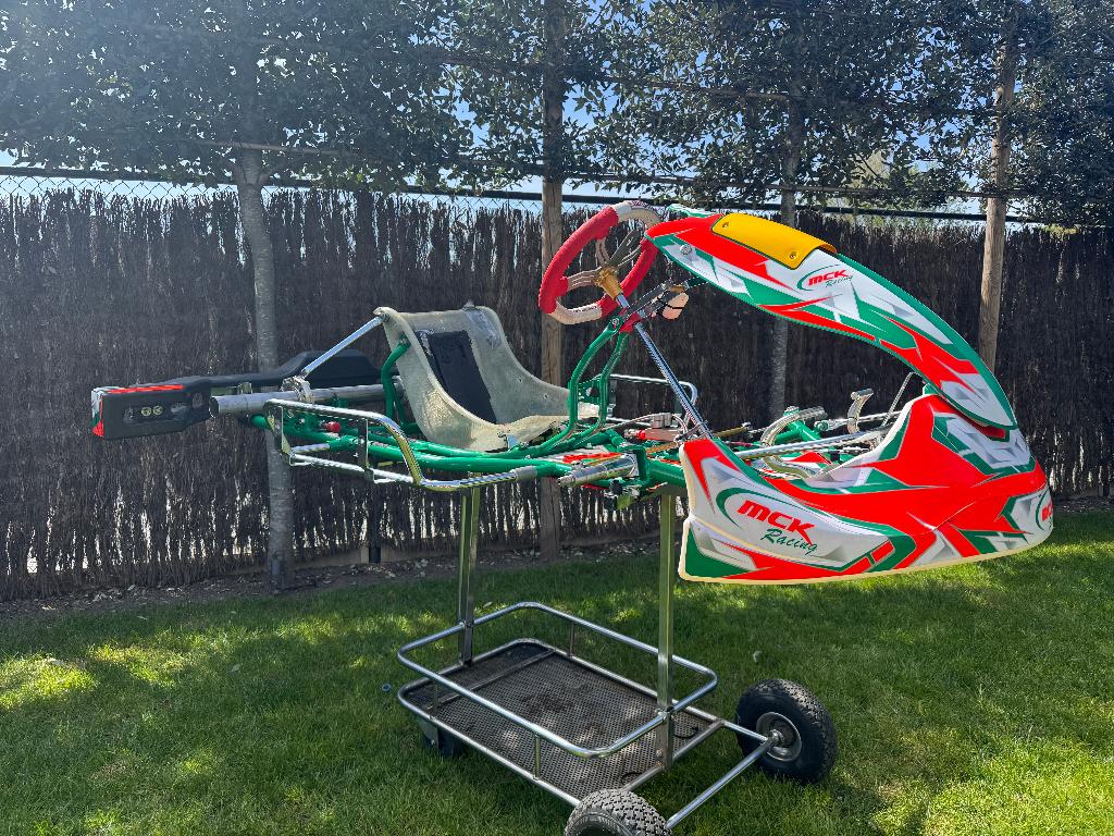 Tony Kart 2024 + aanhangwagen + 2 motorblokken!!, Sports & Fitness, Enlèvement, Utilisé, Kart