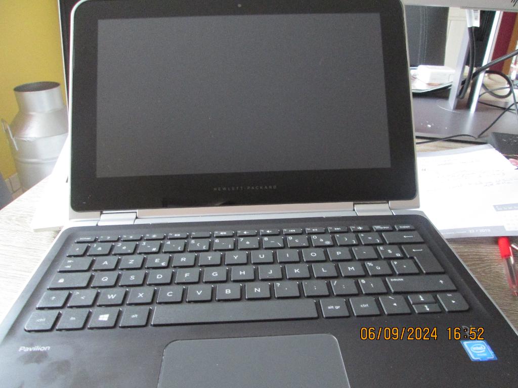 Ordinateur HP Pavilion X360 - 11 - k107nf, 11 pouces, Avec écran tactile, Moins de 4 GB, Enlèvement