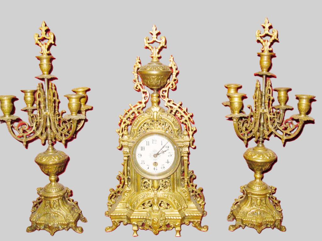 Vergulde pendule met ultrafijne glazen stolp '1850//1890., Enlèvement