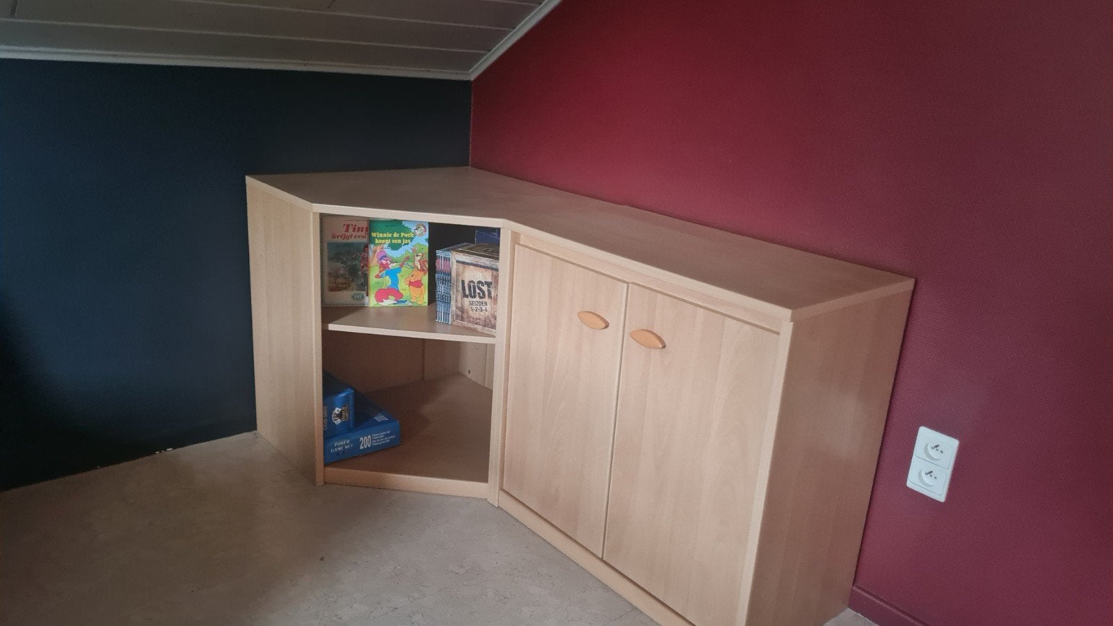 Eenpersoonsbed met bijpassend nachtkastje en hoekkast, Huis en Inrichting, Ophalen, Gebruikt, Overige houtsoorten