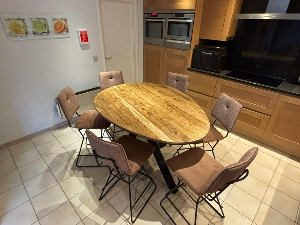 Xooon tafel + 6 stoelen150x110x94cm, Ophalen, Zo goed als nieuw