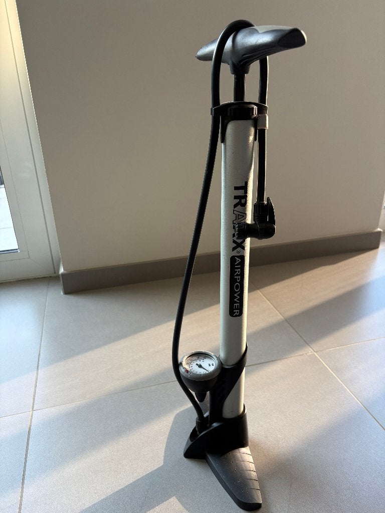 pompe à vélo, Vélos & Vélomoteurs, Enlèvement, Manomètre, Utilisé