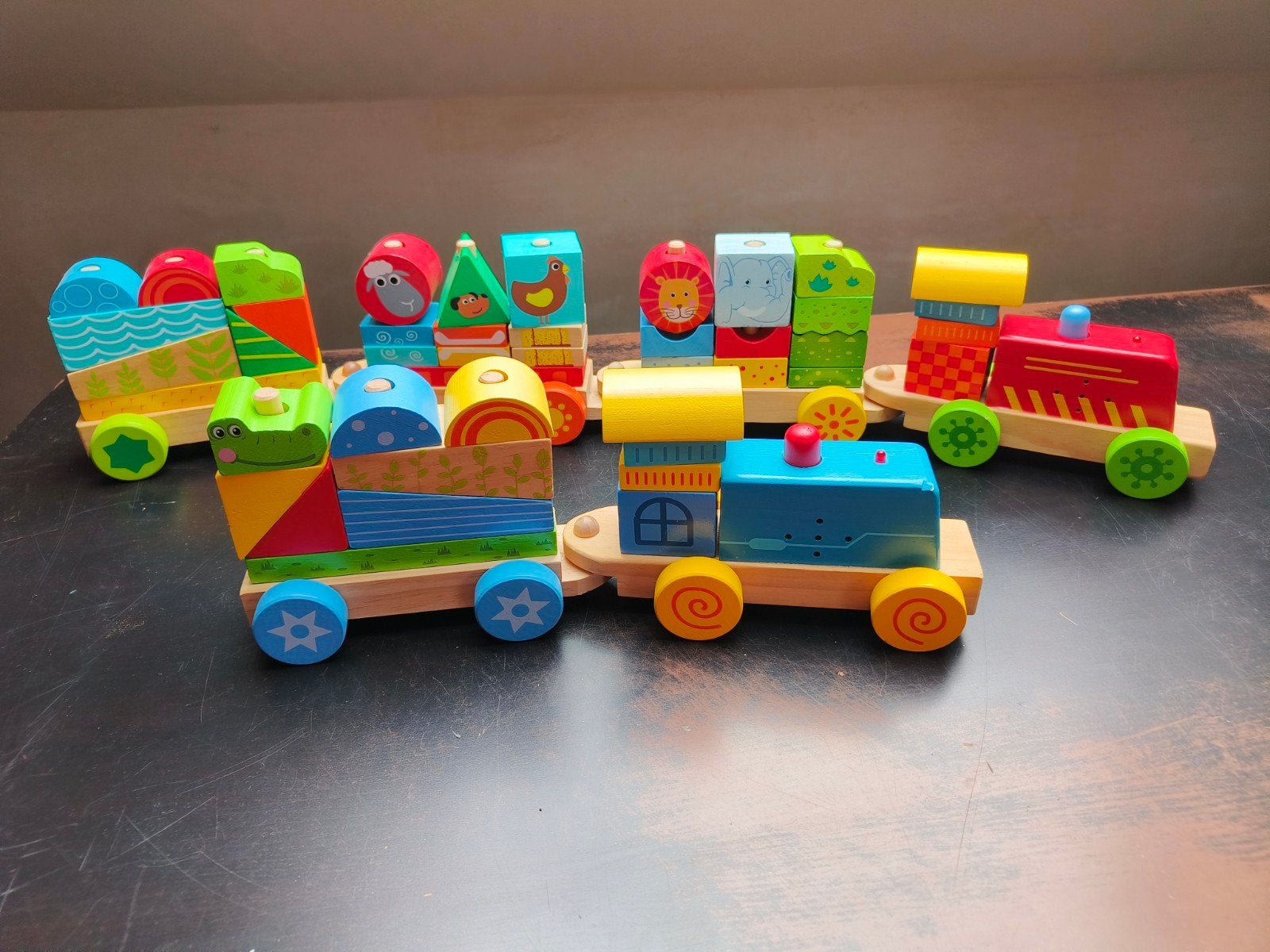 Lot de 2 trains en bois – Playtive Junior, Enlèvement, Utilisé, Autres types