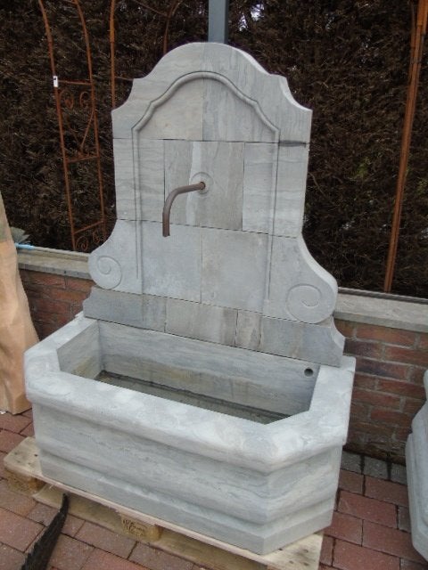 fontaine en pierre bleu fronton sortie cuivre ., Enlèvement, Neuf, Pierre, Fontaine