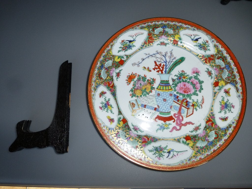 Bord met staander diameter 26cm., Ophalen