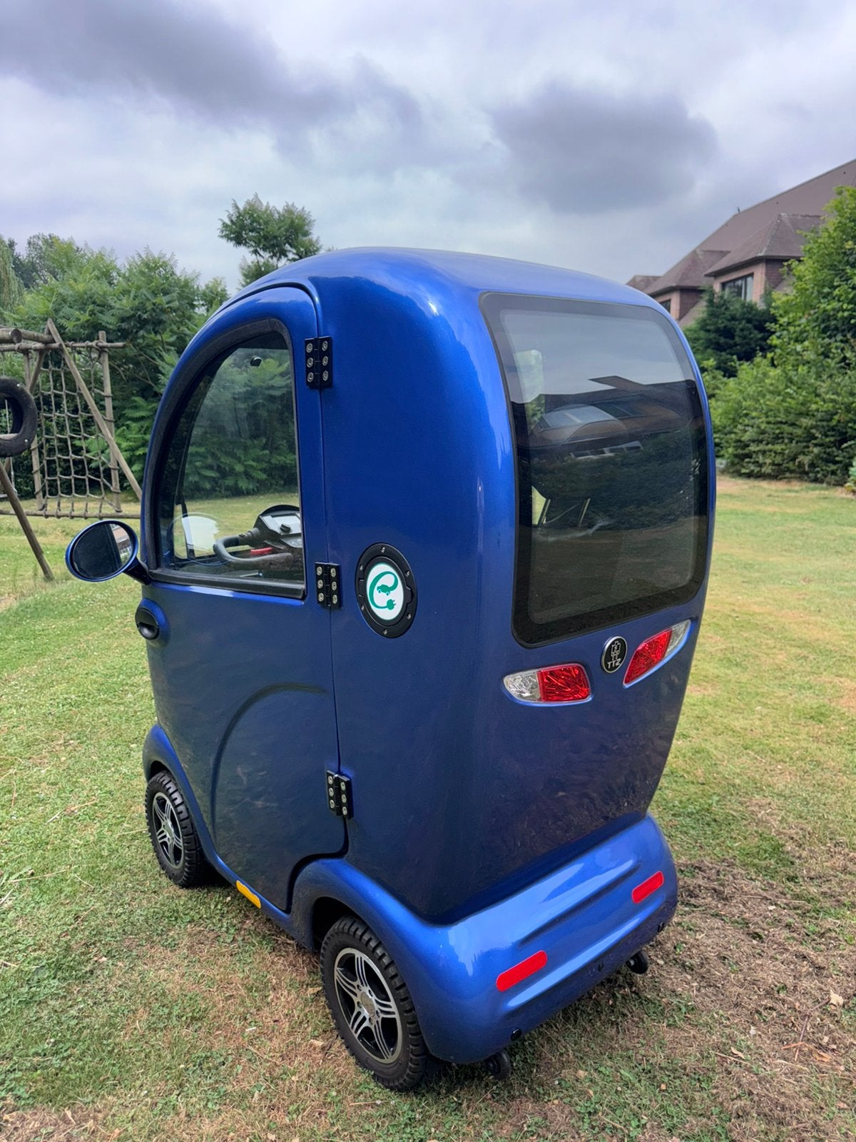 SCOOTMOBIEL DE LUXE, CABIENCAR, MUSTANG, EXCELLENT ÉTAT, Divers, Chaises roulantes, Enlèvement ou Envoi, Pliant, Comme neuf, Fauteuil roulant électrique