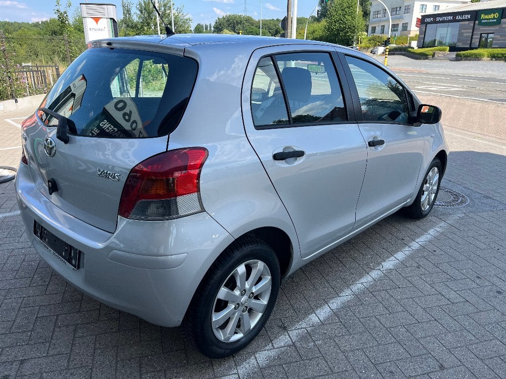 TOYOTA, Argent ou Gris, Achat, 998 cm³, Entreprise