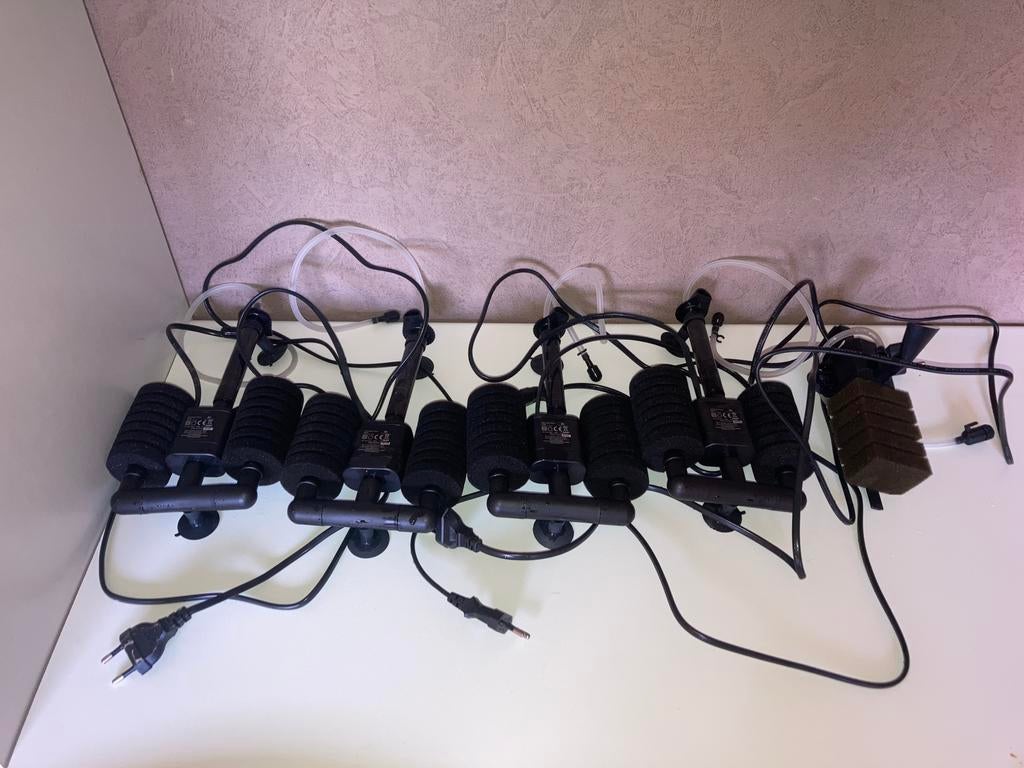 Sponsefilters met ingebouwd pompje van 3,2watt, Ophalen of Verzenden, Pomp, Zo goed als nieuw, Filter