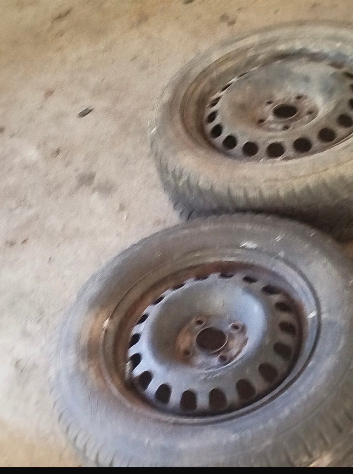 2 roues 185/70 R 14  4 trous, Enlèvement ou Envoi, Comme neuf