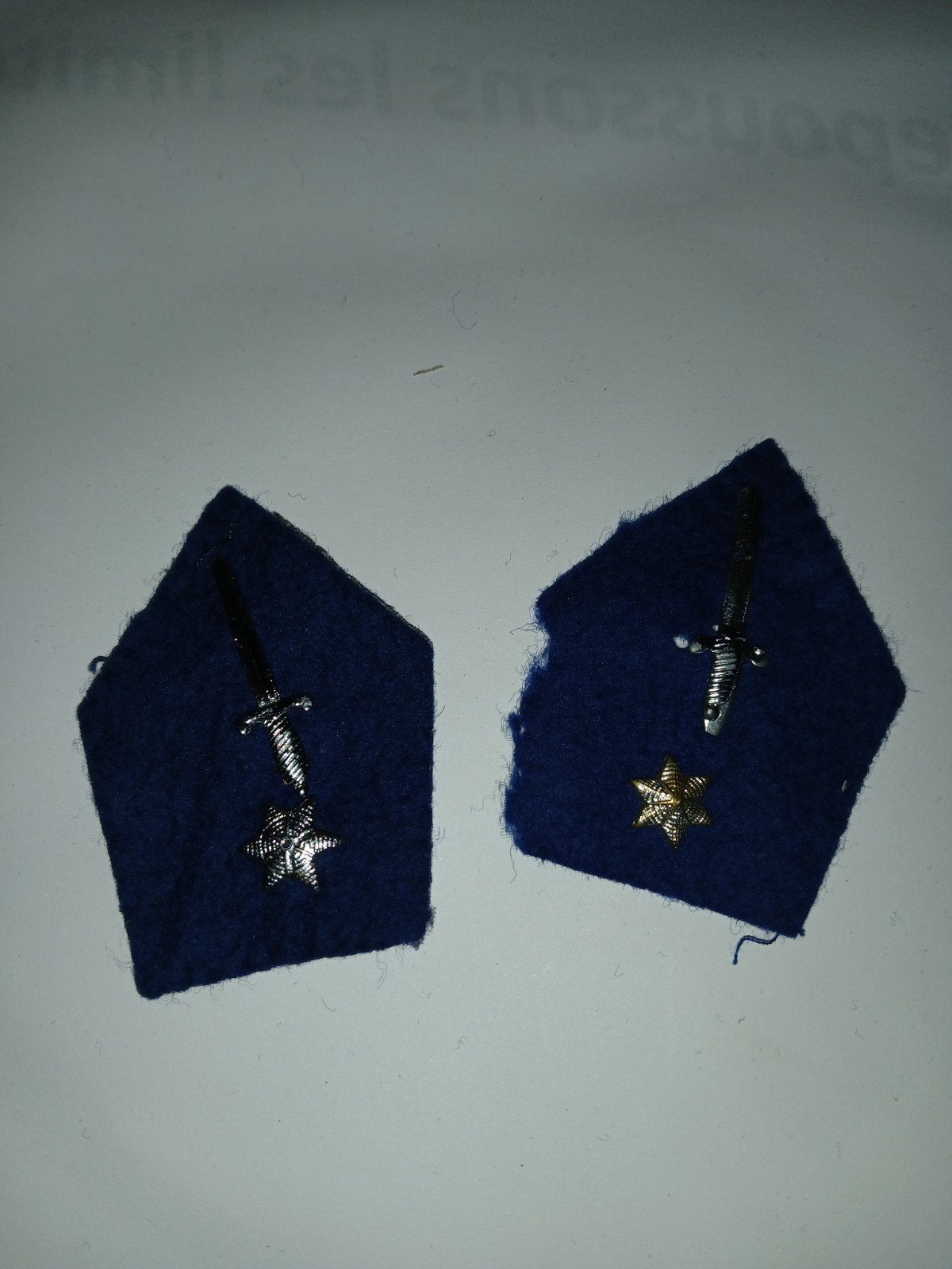 lot insigne de col, Collections, Enlèvement ou Envoi