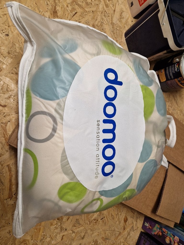 Coussin d'allaitement Doomoo avec 2 housses, Avec sac, Doomoo, Coussin d'allaitement, Enlèvement