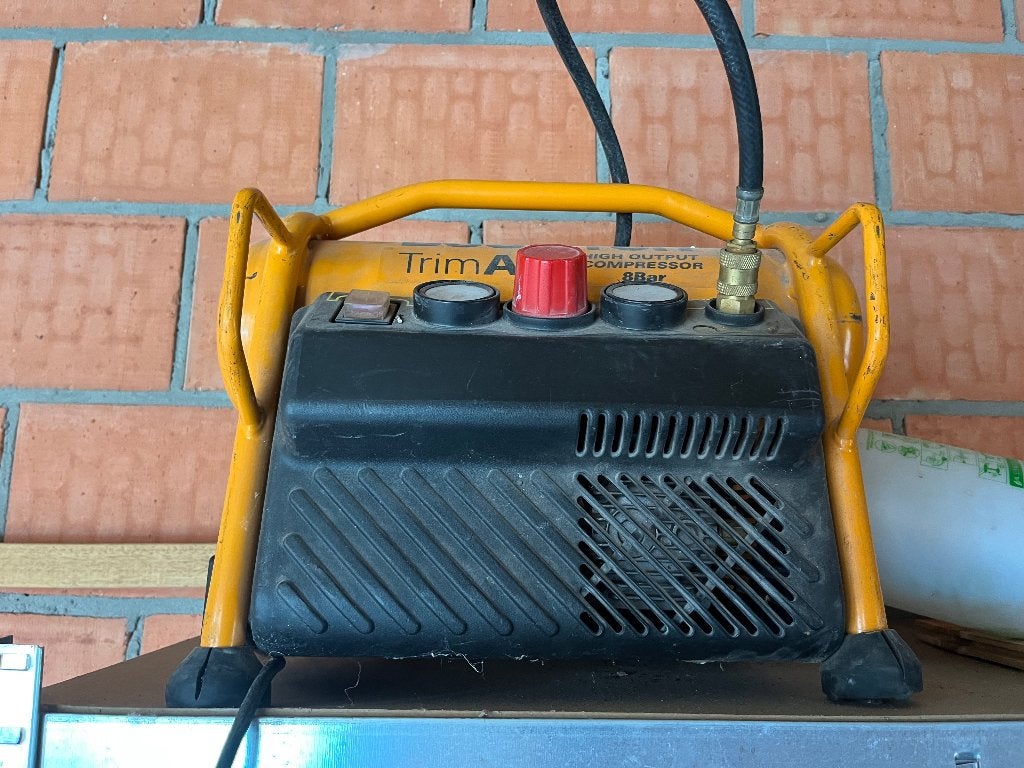 Compressor bostich, Minder dan 25 liter, Ophalen, Gebruikt, 6 tot 10 bar