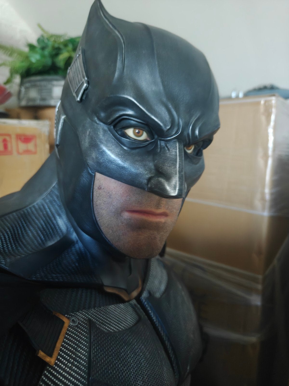 Batman life size bust infinity studio, Enlèvement