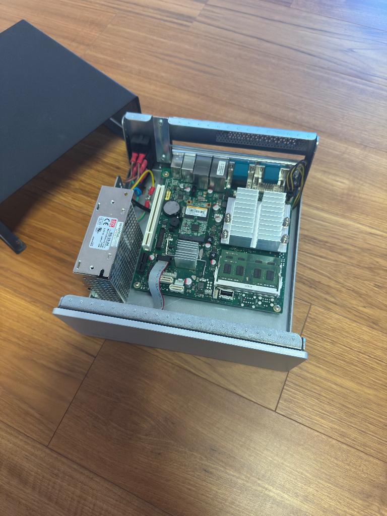 GIRA HomeServer 4, Computers en Software, Servers, Gebruikt, Onbekend, 8 GB, Ophalen of Verzenden