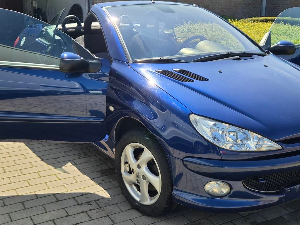 2005 Peugeot 206 CC 1.6i Met 130.578dkm Gekeurd !, Autos, Achat, Cabriolet, Boîte manuelle, Entretenue par le concessionnaire