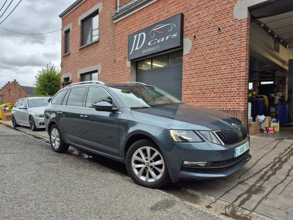 Skoda Octavia Ambition break, Argent ou Gris, Achat, Entreprise, Boîte manuelle