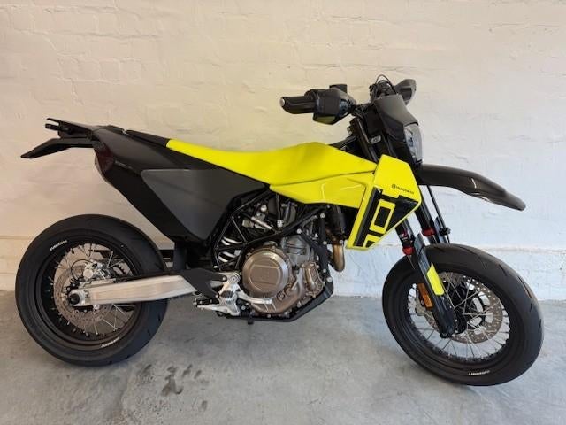 Husqvarna 701 Supermoto - NEW, Motoren, Traction Control, Bedrijf, 701 cc, Minimaal motorrijbewijs A2