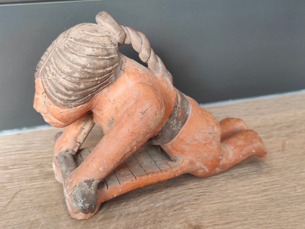 Handgemaakt terracotta beeldje vrouw - Mexico, Antiquités & Art, Enlèvement ou Envoi