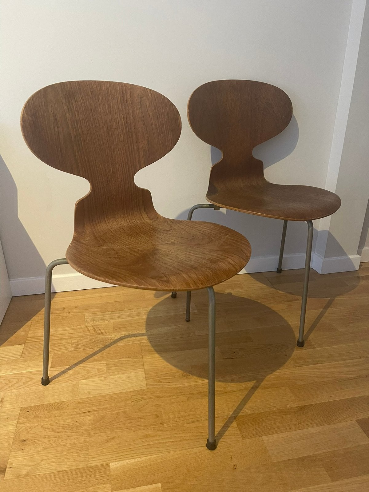Set van 2 Fritz Hansen/A. Jacobsen stoelen, 1e serie 1950, Enlèvement, Utilisé, Bois, Hansen, Jacobsen, 1ière édition, Antz, Fourmis, tripode