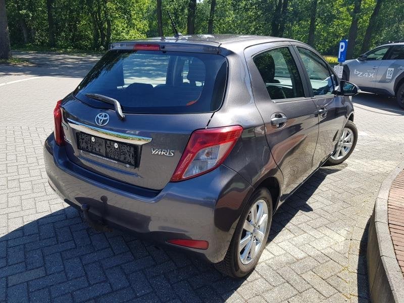 Toyota Yaris Life 1.0L HANDGESCHAKELD, Auto's, Toyota, Euro 5, Elektrische ramen, Zwart, Overige kleuren